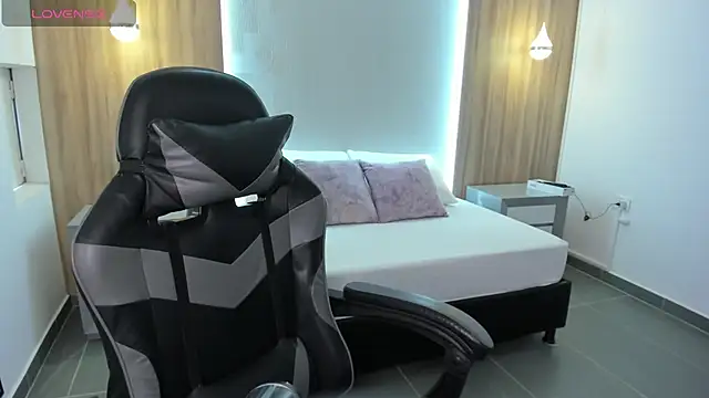 megara x  online show from October 21, 8:08 pm