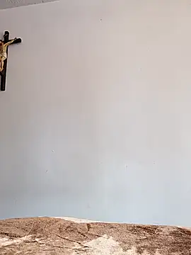 leon8013A online show from September 24, 6:03 pm