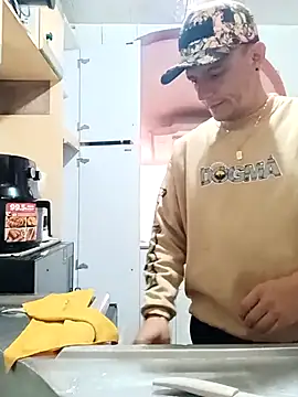 leon8013A online show from November 12, 11:58 am