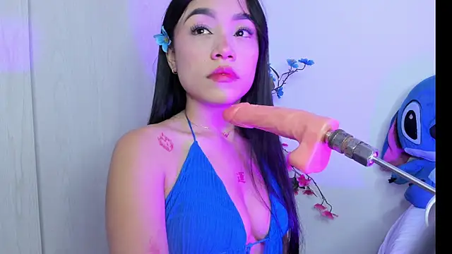 Snapshot of Eva_cutte chatting on July 13, 12:37 pm Eva cutte online show from July 13, 12:37 pm