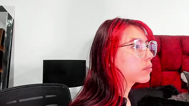 Maddy Mills online show from September 25, 7:09 pm