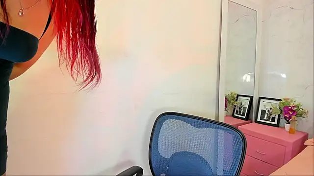 Maddy Mills online show from January 17, 4:21 pm