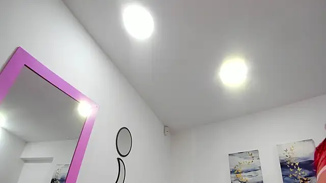 Maddy Mills online show from May 6, 11:36 am