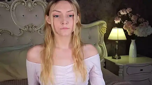 Snapshot of CindyFors chatting on September 17, 8:55 pm CindyFors online show from September 17, 8:55 pm