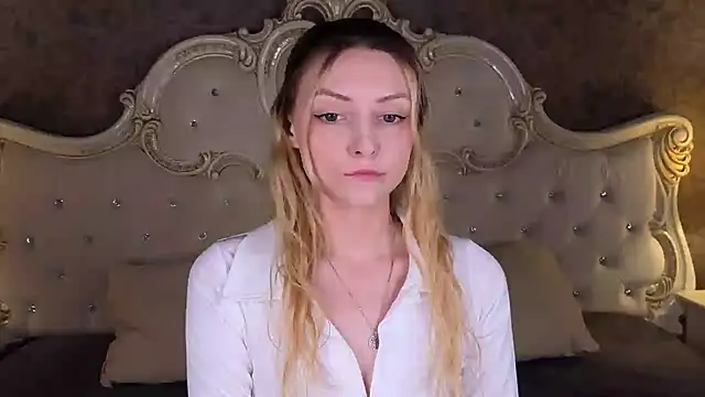 Snapshot of CindyFors chatting on September 28, 9:00 pm CindyFors online show from September 28, 9:00 pm