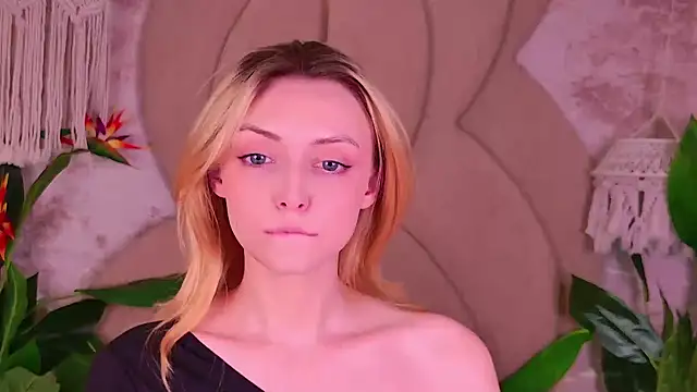 Snapshot of CindyFors chatting on September 11, 9:04 pm CindyFors online show from September 11, 9:04 pm