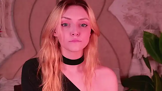 Snapshot of CindyFors chatting on September 21, 9:09 pm CindyFors online show from September 21, 9:09 pm