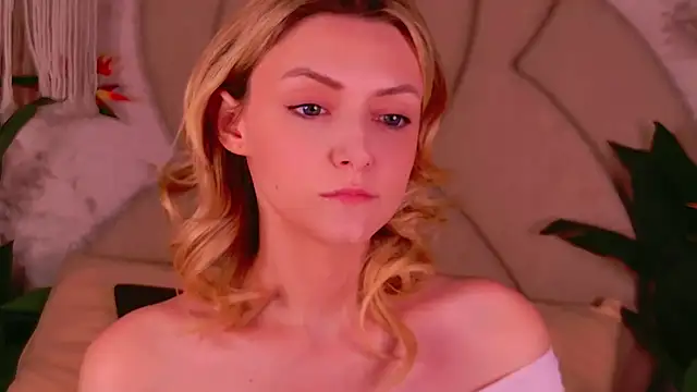 Snapshot of CindyFors chatting on October 12, 9:16 pm CindyFors online show from October 12, 9:16 pm