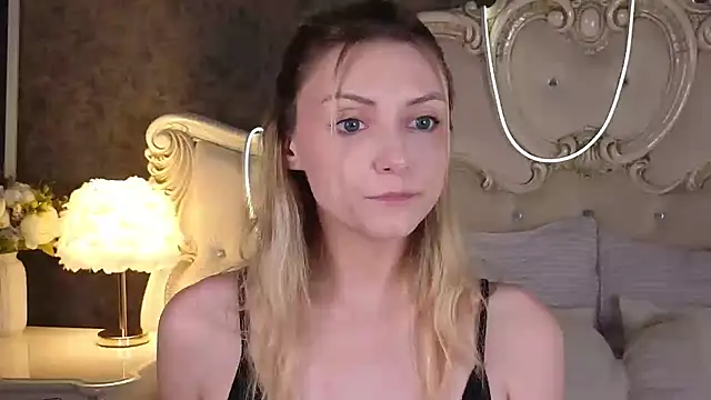 Snapshot of CindyFors chatting on October 24, 8:52 pm CindyFors online show from October 24, 8:52 pm