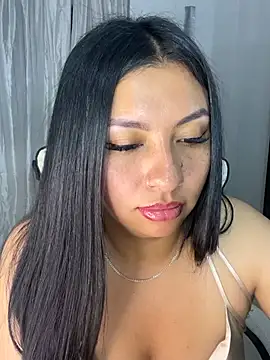 Issa Santana online show from May 21, 8:50 pm