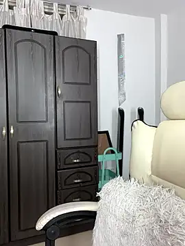 Snapshot of Issa_Santana chatting on November 8, 8:12 pm Issa Santana online show from November 8, 8:12 pm