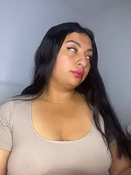 Issa Santana online show from February 18, 8:38 pm