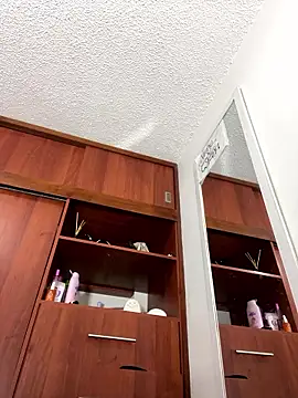 Issa Santana online show from January 10, 9:43 pm