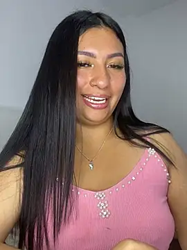 Issa Santana online show from April 14, 9:20 pm