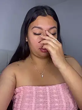 Issa Santana online show from April 9, 8:15 pm