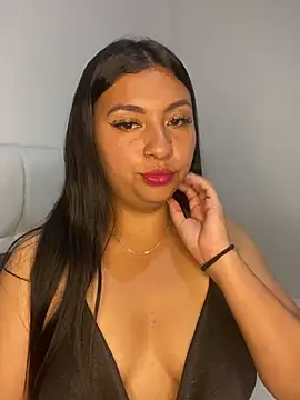 Issa Santana online show from February 10, 7:57 pm