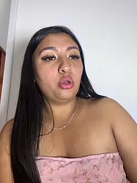 Snapshot of Issa_Santana chatting on December 18, 8:01 pm Issa Santana online show from December 18, 8:01 pm