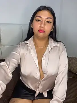 Issa Santana online show from March 2, 9:33 pm