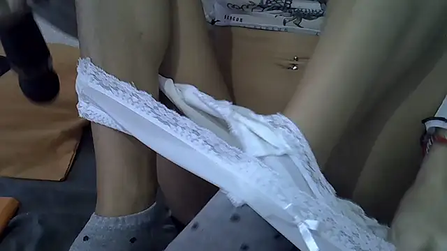 AnaLuxJulia online show from November 4, 9:02 am