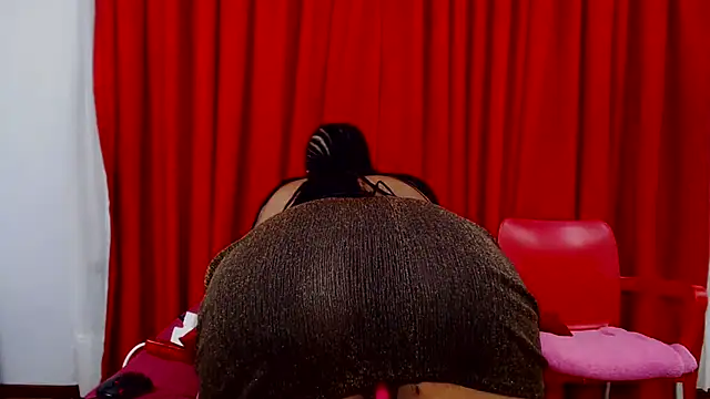 SexyBustyBoobs online show from December 2, 5:36 pm