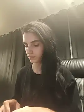 Snapshot of SweetMelodyZ chatting on December 1, 5:47 pm SweetMelodyZ online show from December 1, 5:47 pm