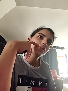 Snapshot of SweetMelodyZ chatting on November 17, 10:30 am SweetMelodyZ online show from November 17, 10:30 am