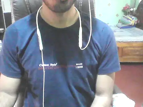 Snapshot of darkbluemoon chatting on February 11, 10:48 am darkbluemoon online show from February 11, 10:48 am