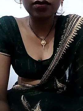 Snapshot of priiyafuun chatting on October 13, 4:52 pm priiyafuun online show from October 13, 4:52 pm