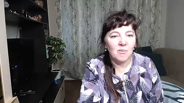 Snapshot of Illusionq chatting on October 3, 4:58 am Illusionq online show from October 3, 4:58 am