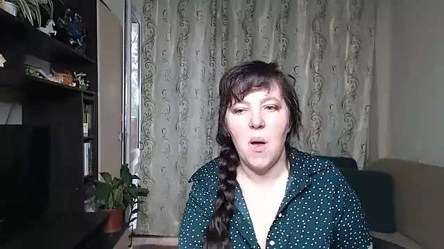 Snapshot of Illusionq chatting on July 10, 5:18 am Illusionq online show from July 10, 5:18 am