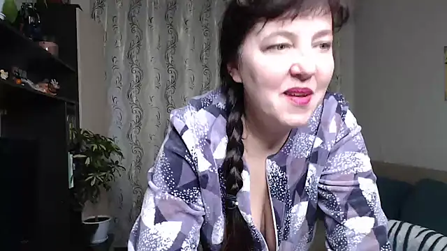 Snapshot of Illusionq chatting on September 26, 5:03 am Illusionq online show from September 26, 5:03 am
