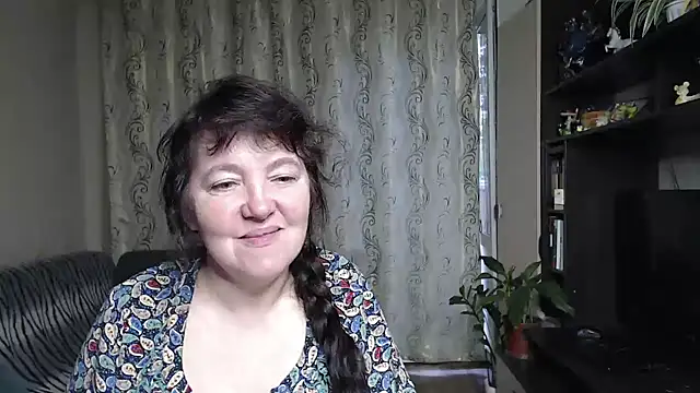 Snapshot of Illusionq chatting on July 13, 5:29 am Illusionq online show from July 13, 5:29 am