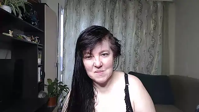 Snapshot of Illusionq chatting on July 15, 10:22 am Illusionq online show from July 15, 10:22 am