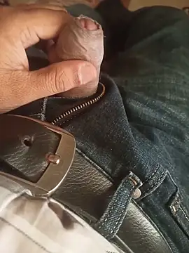 Snapshot of silvaa89 chatting on October 16, 9:39 am silvaa89 online show from October 16, 9:39 am