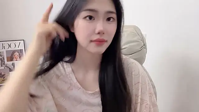 Snapshot of suki-1 chatting on June 18, 8:57 am suki-1 online show from June 18, 8:57 am