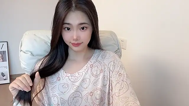 Snapshot of suki-1 chatting on June 14, 7:20 am suki-1 online show from June 14, 7:20 am