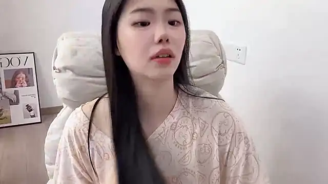suki-1 online show from May 30, 9:04 am