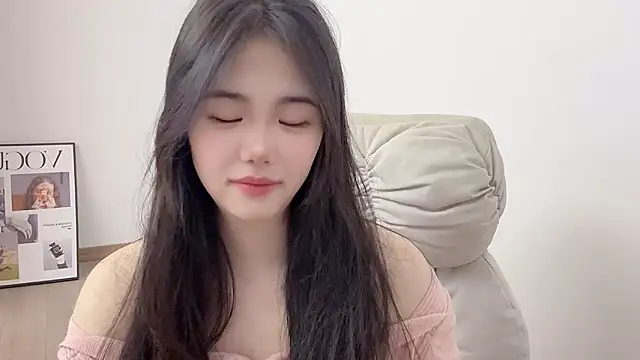 suki-1 online show from April 13, 9:35 am