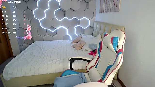 Snapshot of aliicemeow chatting on July 9, 2:34 am aliicemeow online show from July 9, 2:34 am