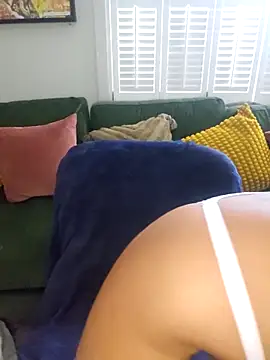 LonelyLucinda online show from November 9, 9:24 am