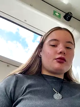 Snapshot of StephanieMur chatting on September 21, 6:07 am StephanieMur online show from September 21, 6:07 am