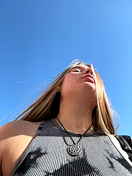 Snapshot of StephanieMur chatting on September 20, 5:34 am StephanieMur online show from September 20, 5:34 am