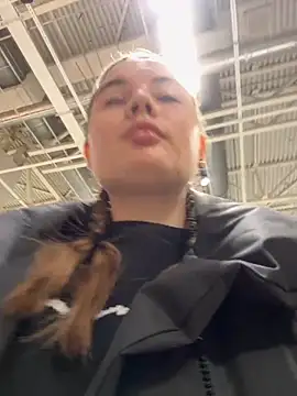 Snapshot of StephanieMur chatting on September 30, 4:51 am StephanieMur online show from September 30, 4:51 am