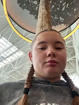 Snapshot of StephanieMur chatting on October 12, 4:47 am StephanieMur online show from October 12, 4:47 am