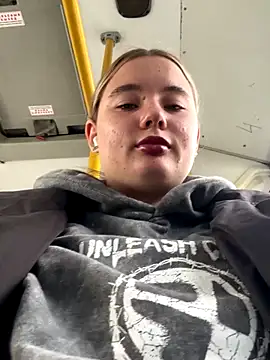 Snapshot of StephanieMur chatting on September 15, 5:30 am StephanieMur online show from September 15, 5:30 am