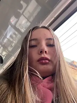 Snapshot of StephanieMur chatting on October 5, 5:09 am StephanieMur online show from October 5, 5:09 am