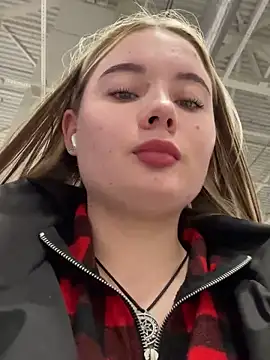 Snapshot of StephanieMur chatting on September 29, 6:09 am StephanieMur online show from September 29, 6:09 am