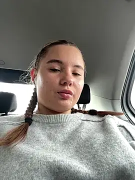 Snapshot of StephanieMur chatting on September 24, 4:41 am StephanieMur online show from September 24, 4:41 am