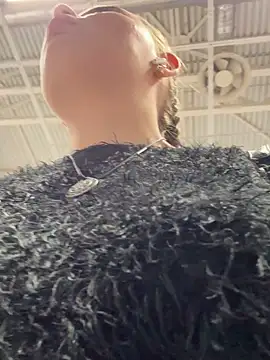 Snapshot of StephanieMur chatting on September 28, 5:03 am StephanieMur online show from September 28, 5:03 am