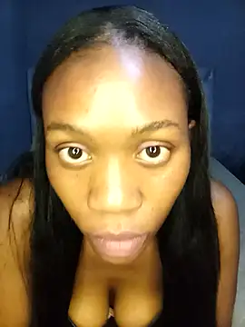 Snapshot of 0023doja chatting on February 6, 12:28 am 0023doja online show from February 6, 12:28 am